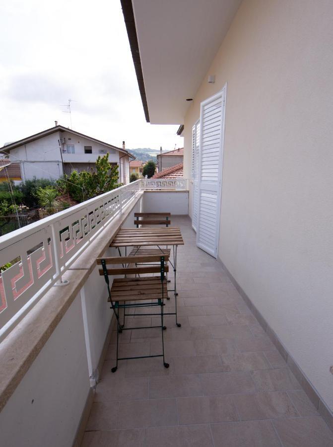 Aria Di Sale Bed and Breakfast Martinsicuro Εξωτερικό φωτογραφία
